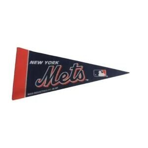 Vintage New York Mets MLB Felt Pennant Retro Baseball Collectible